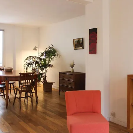 Апартаменты Spacious Cocoon Near Paris Обервилье